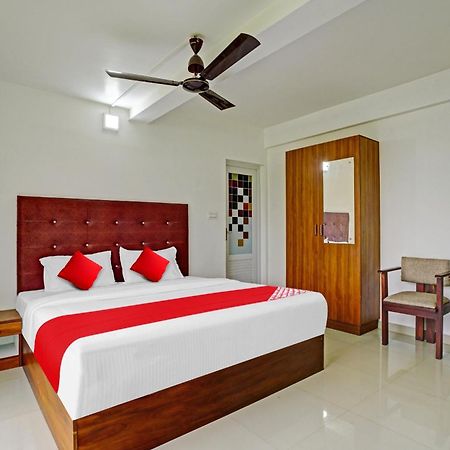Oyo Flagship 81260 Star Lights Hotel มุนนาร์ ภายนอก รูปภาพ
