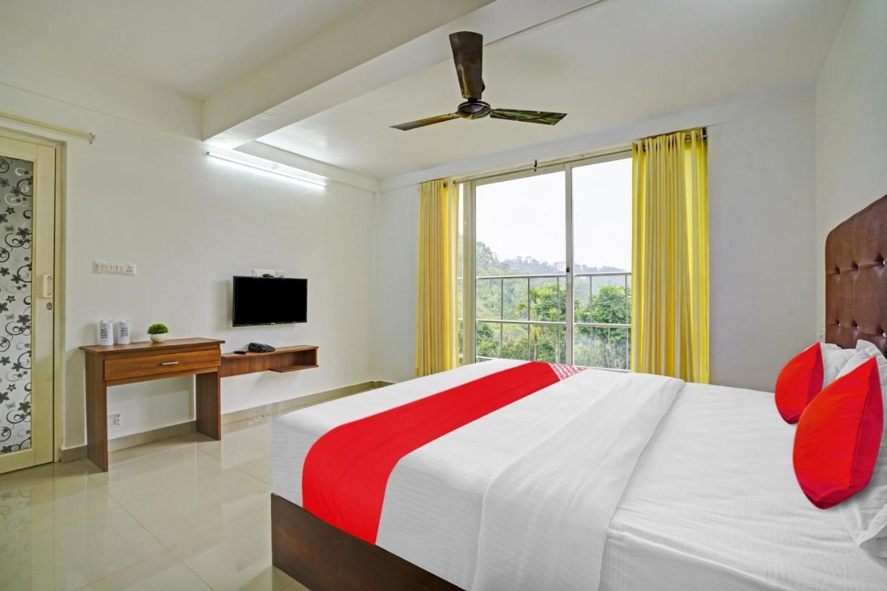 Oyo Flagship 81260 Star Lights Hotel มุนนาร์ ภายนอก รูปภาพ