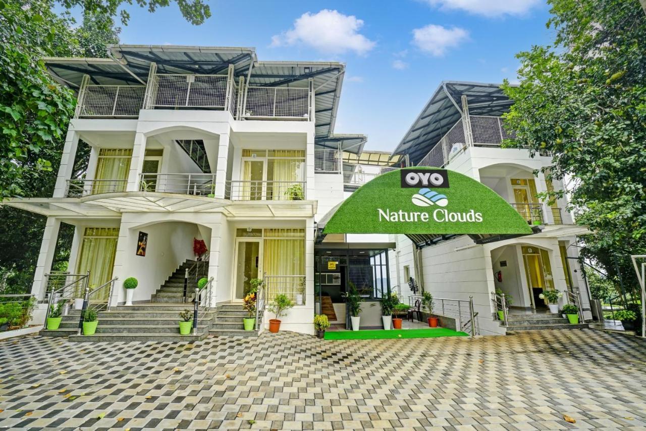 Oyo Flagship 81260 Star Lights Hotel มุนนาร์ ภายนอก รูปภาพ