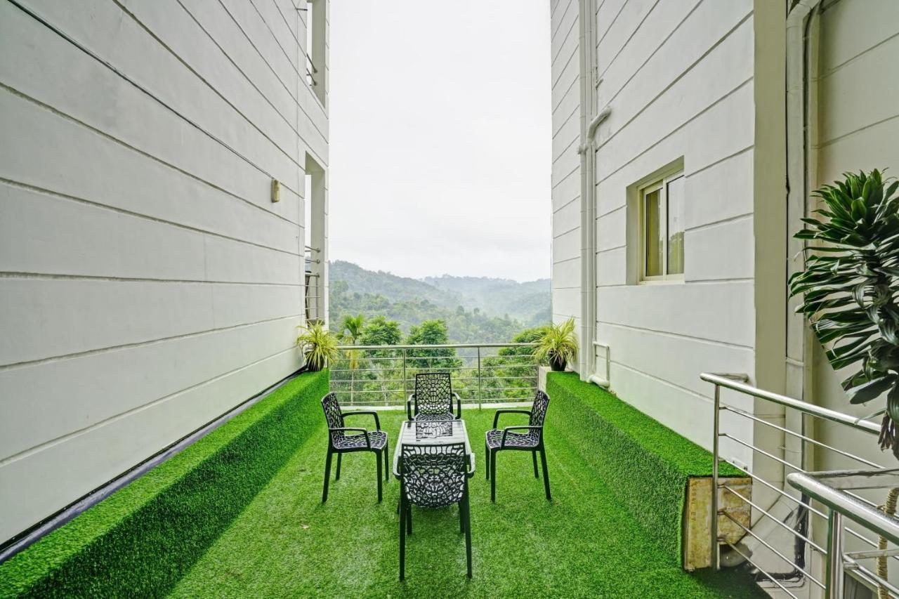 Oyo Flagship 81260 Star Lights Hotel มุนนาร์ ภายนอก รูปภาพ