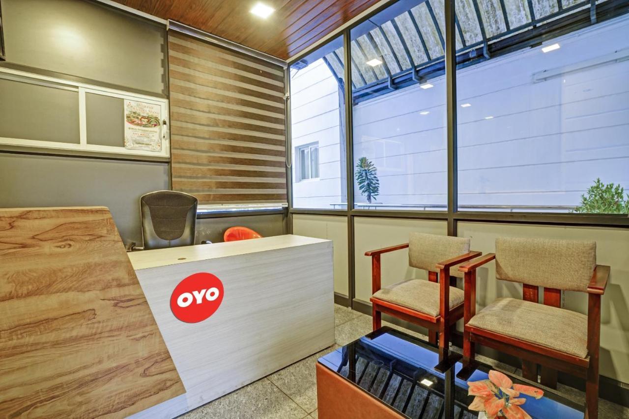 Oyo Flagship 81260 Star Lights Hotel มุนนาร์ ภายนอก รูปภาพ