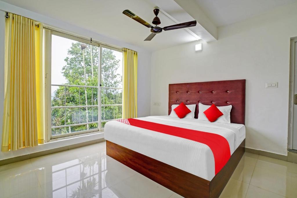 Oyo Flagship 81260 Star Lights Hotel มุนนาร์ ภายนอก รูปภาพ